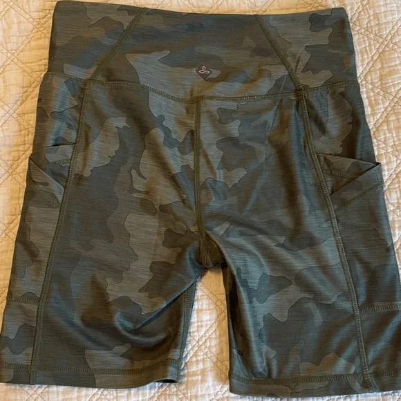 Prana Olive Camouflage Shorts - Picture 3 of 8